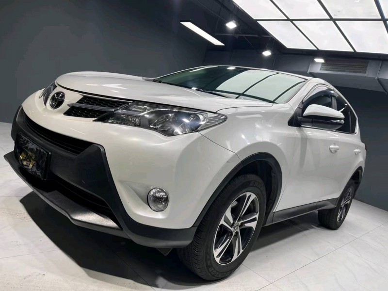 成都16年丰田RAV4荣放2
