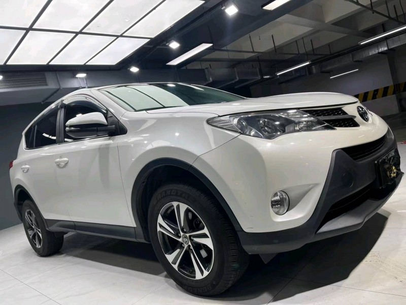 成都16年丰田RAV4荣放3