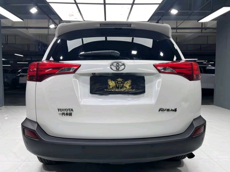 成都16年丰田RAV4荣放9