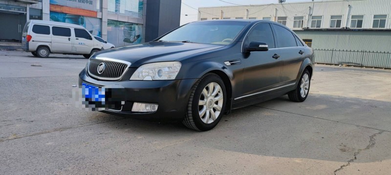 保定09年别克林荫大道2