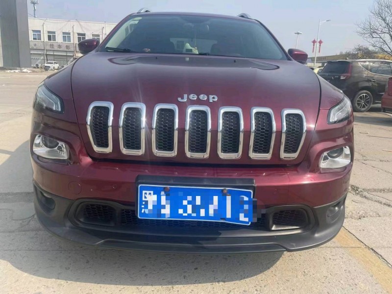 保定18年Jeep自由光1