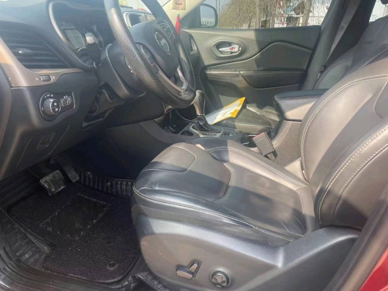 保定18年Jeep自由光6