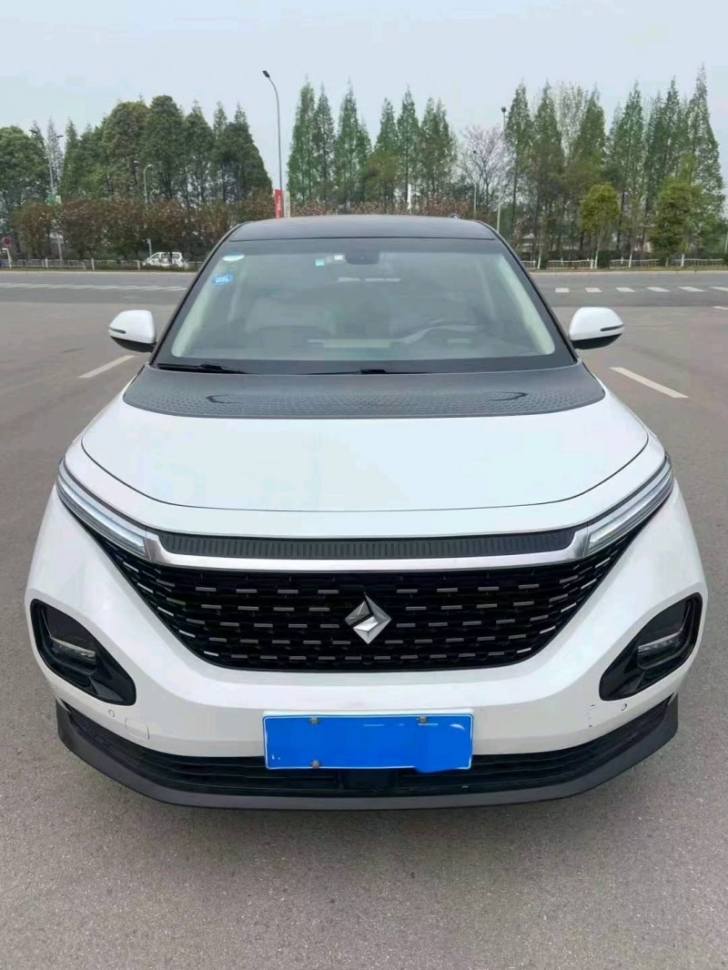 成都19年宝骏rm51