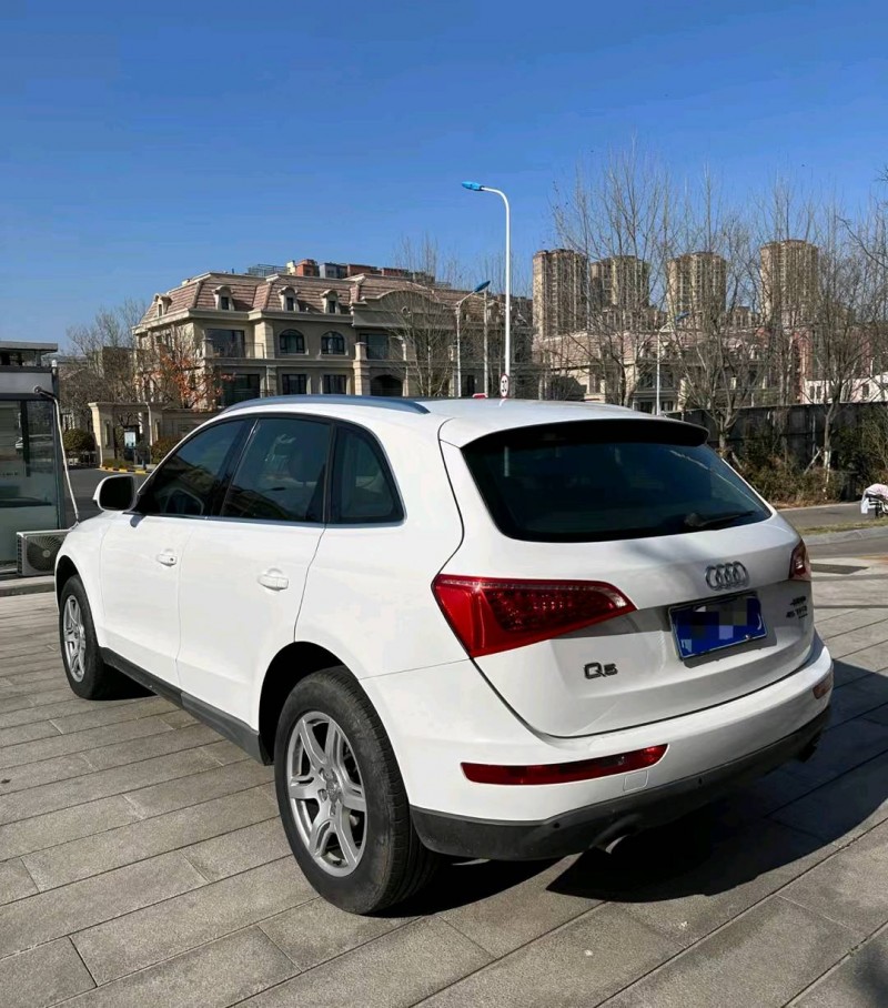 青岛10年奥迪Q57