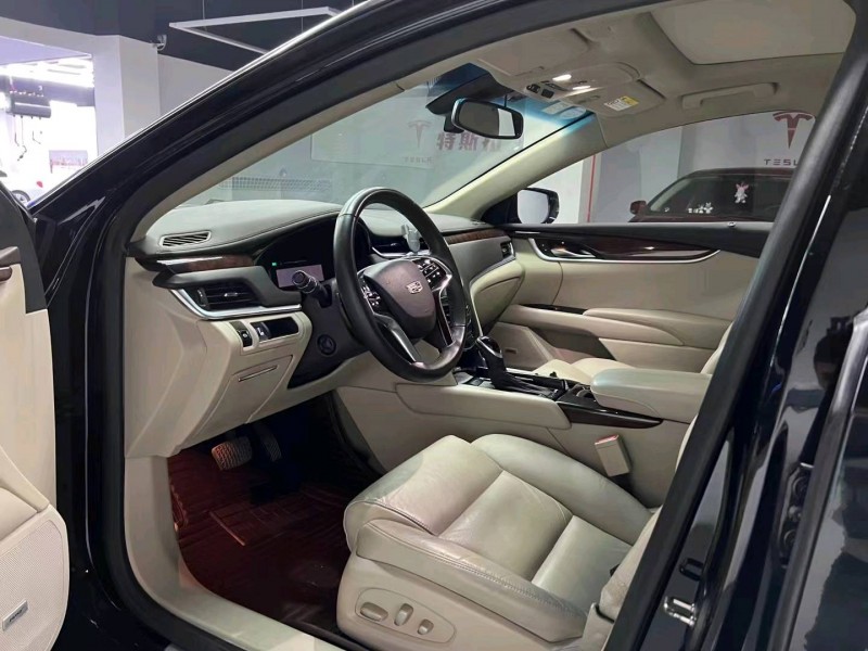 济宁17年凯迪拉克XTS6