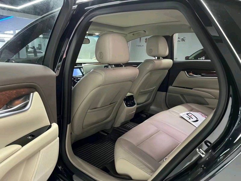 济宁17年凯迪拉克XTS5