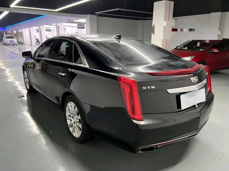 济宁17年凯迪拉克XTS8