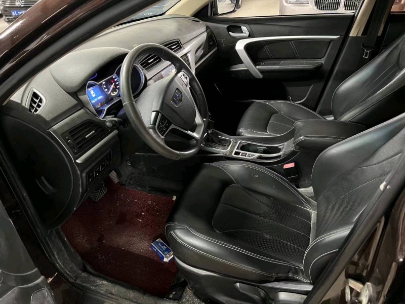 济宁17年吉利帝豪4