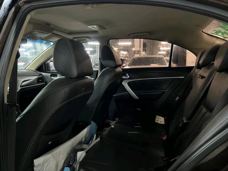 济宁17年吉利帝豪5