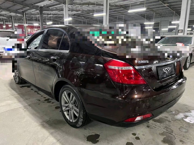 济宁17年吉利帝豪8