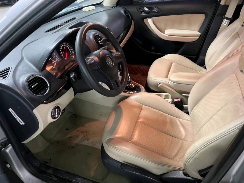 济宁12年大众朗逸4