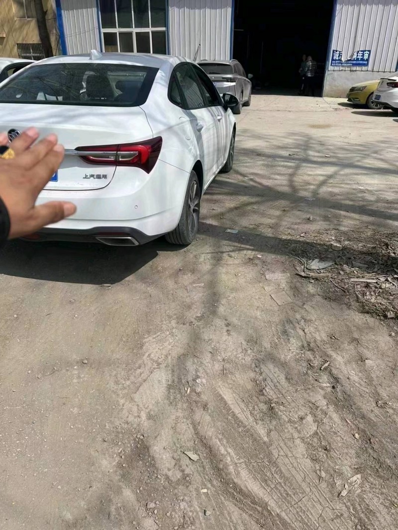 青岛22年别克威朗2