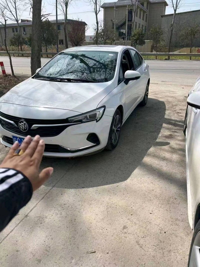 青岛22年别克威朗3