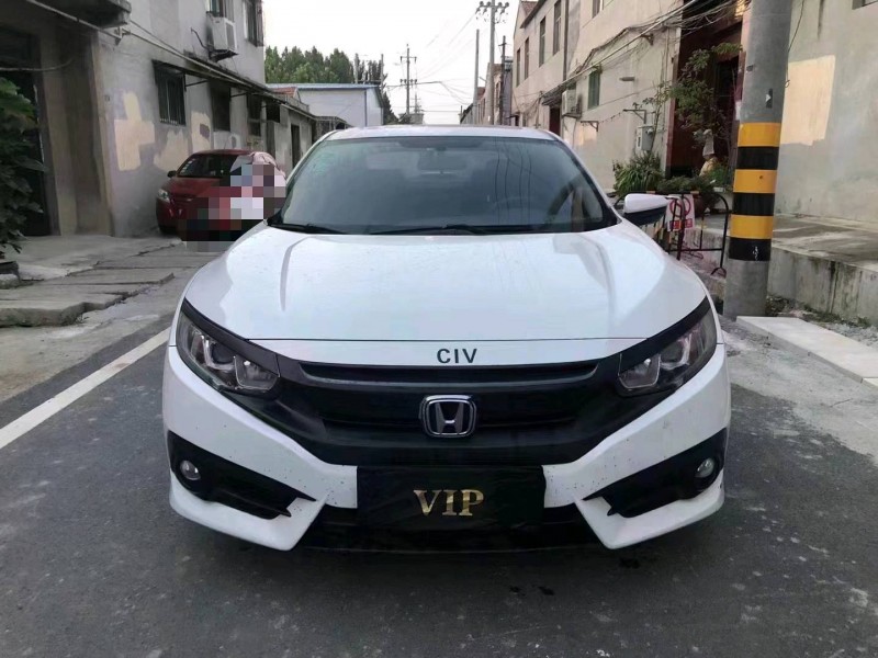 济宁18年本田思域1