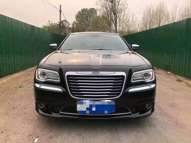 济宁13年克莱斯勒300C1