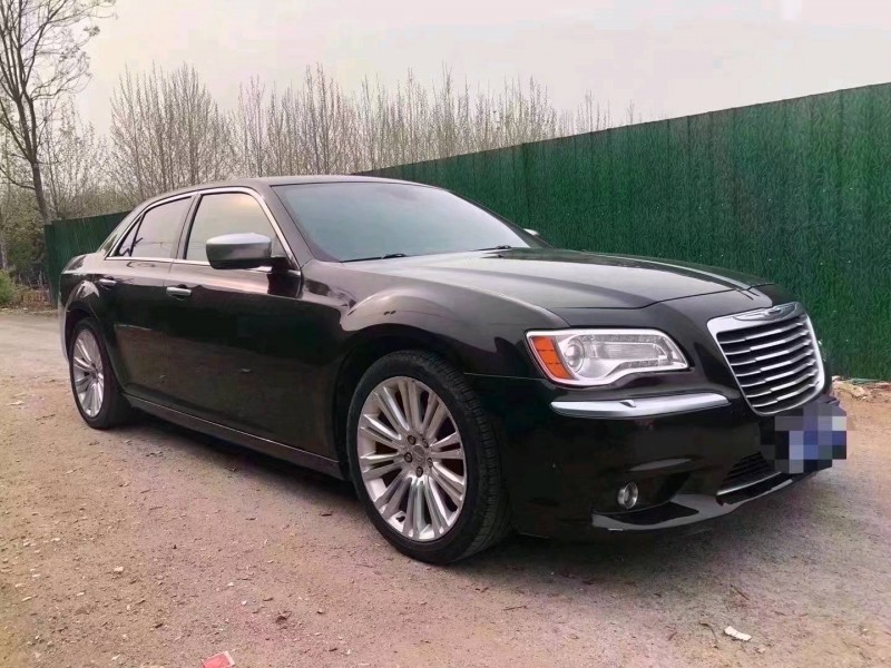 济宁13年克莱斯勒300C2