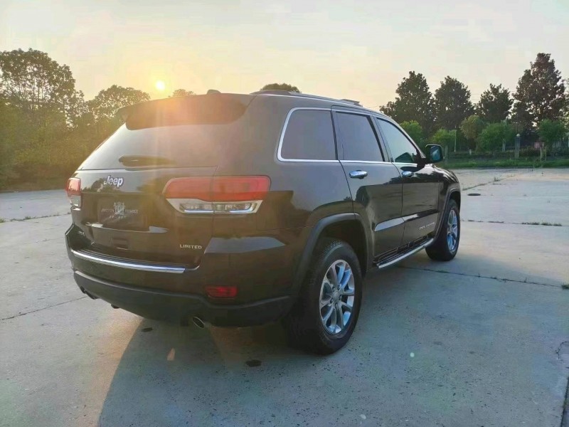 17年Jeep大切诺基7