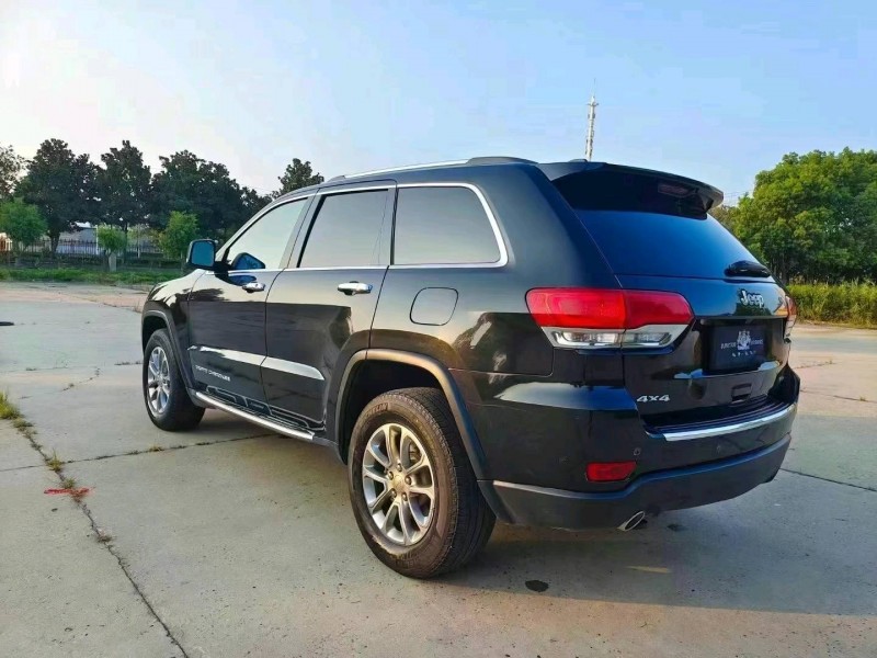 17年Jeep大切诺基8