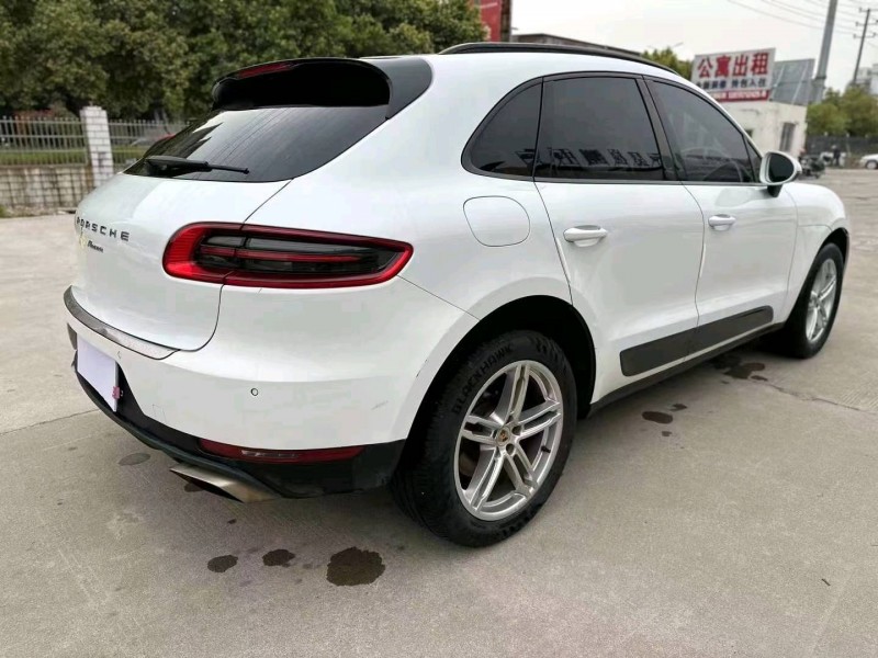 枣庄15年保时捷Macan7