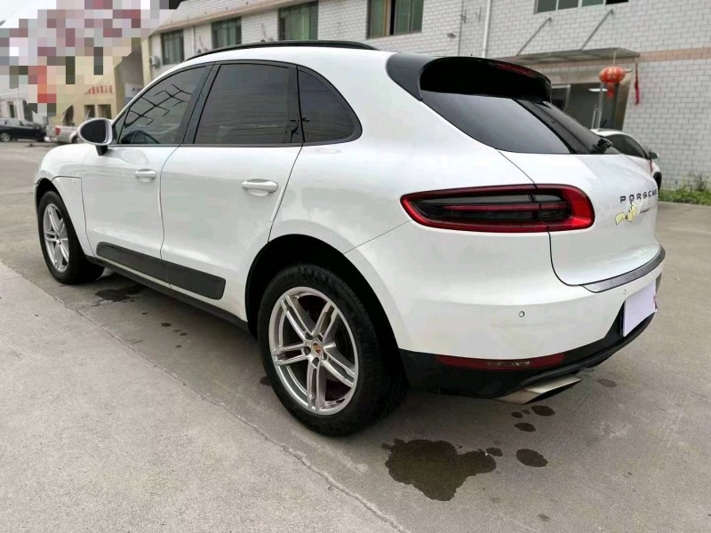 枣庄15年保时捷Macan8