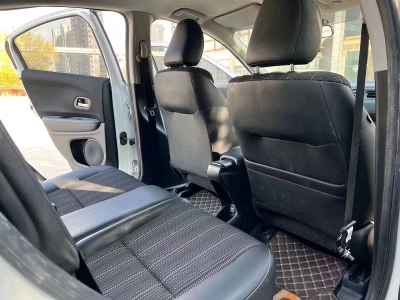 济南15年本田缤智3