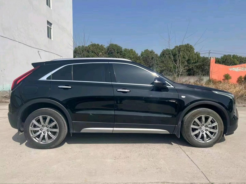 22年凯迪拉克XT44