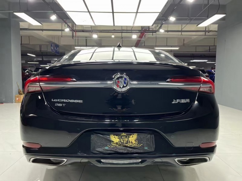 成都20年别克君越8