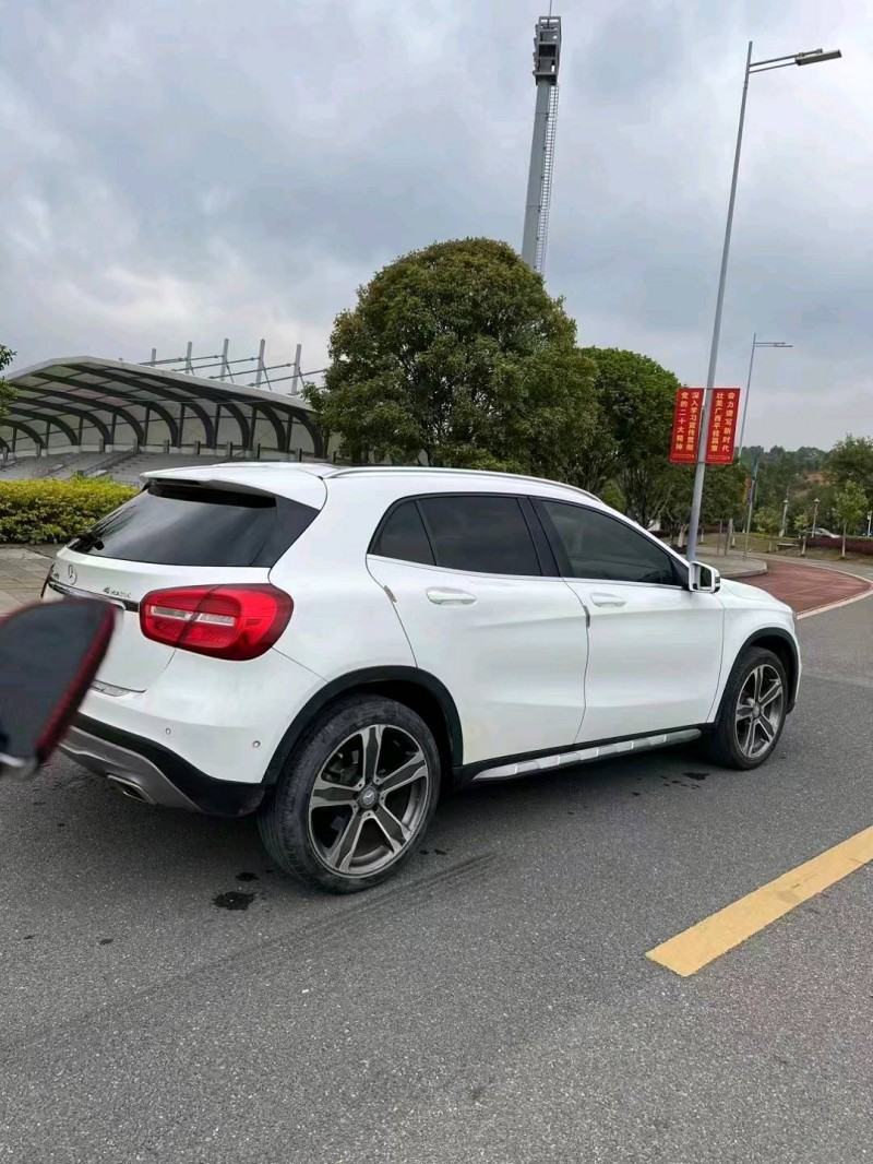 梧州16年奔驰GLA7