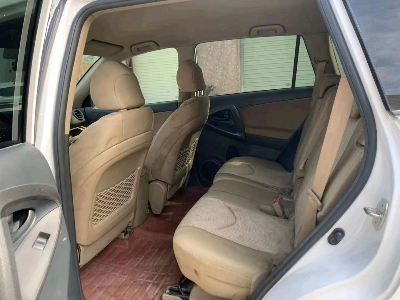珠海13年丰田RAV44