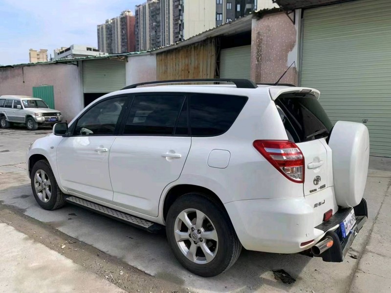 珠海13年丰田RAV46