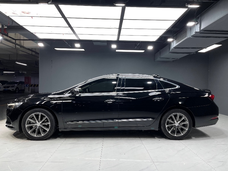 成都20年别克君越8