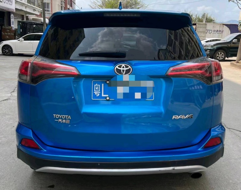 深圳16年丰田RAV47