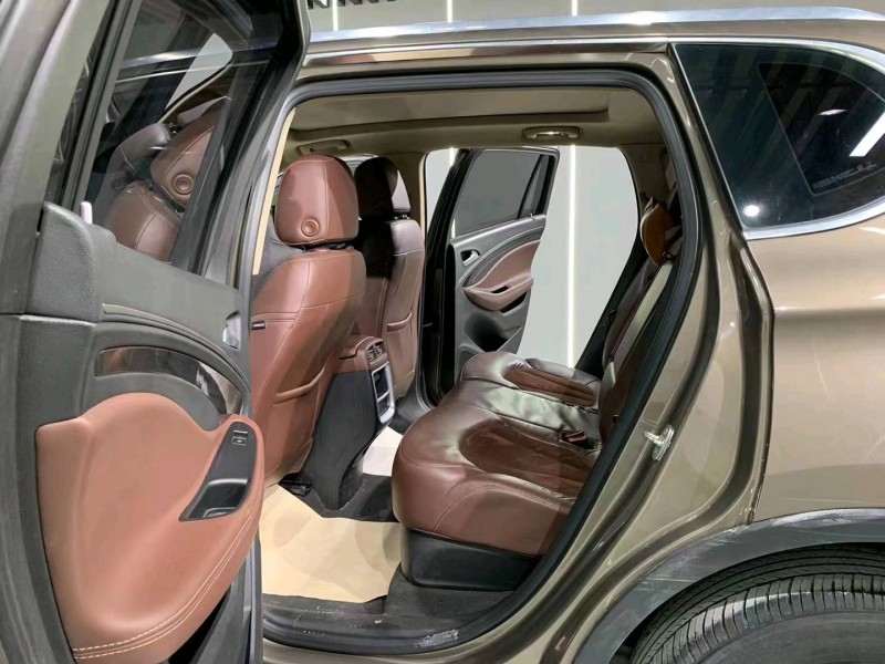 成都16年别克昂科威5