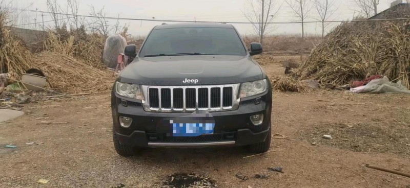 青岛13年Jeep大切诺基1