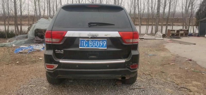 青岛13年Jeep大切诺基5