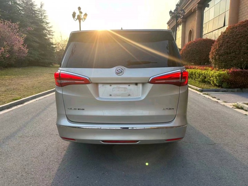 徐州17年别克GL82