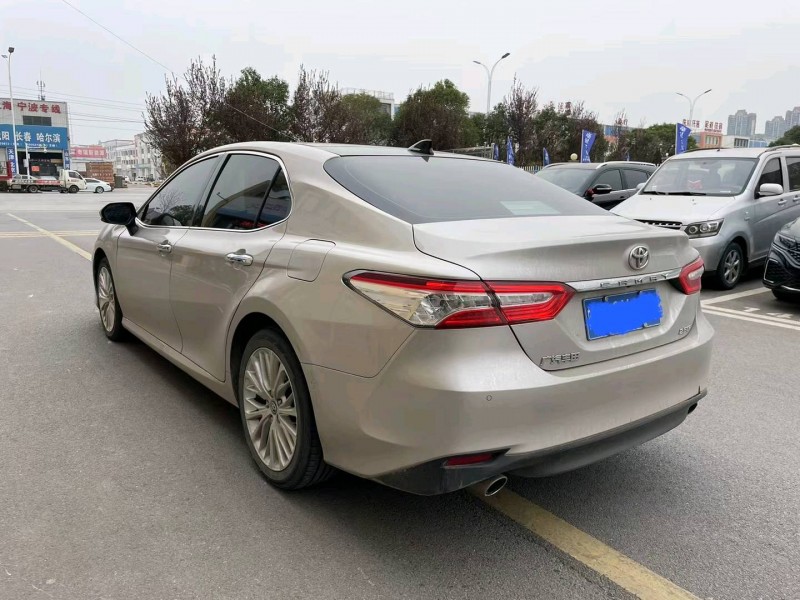 淮南19年丰田凯美瑞5