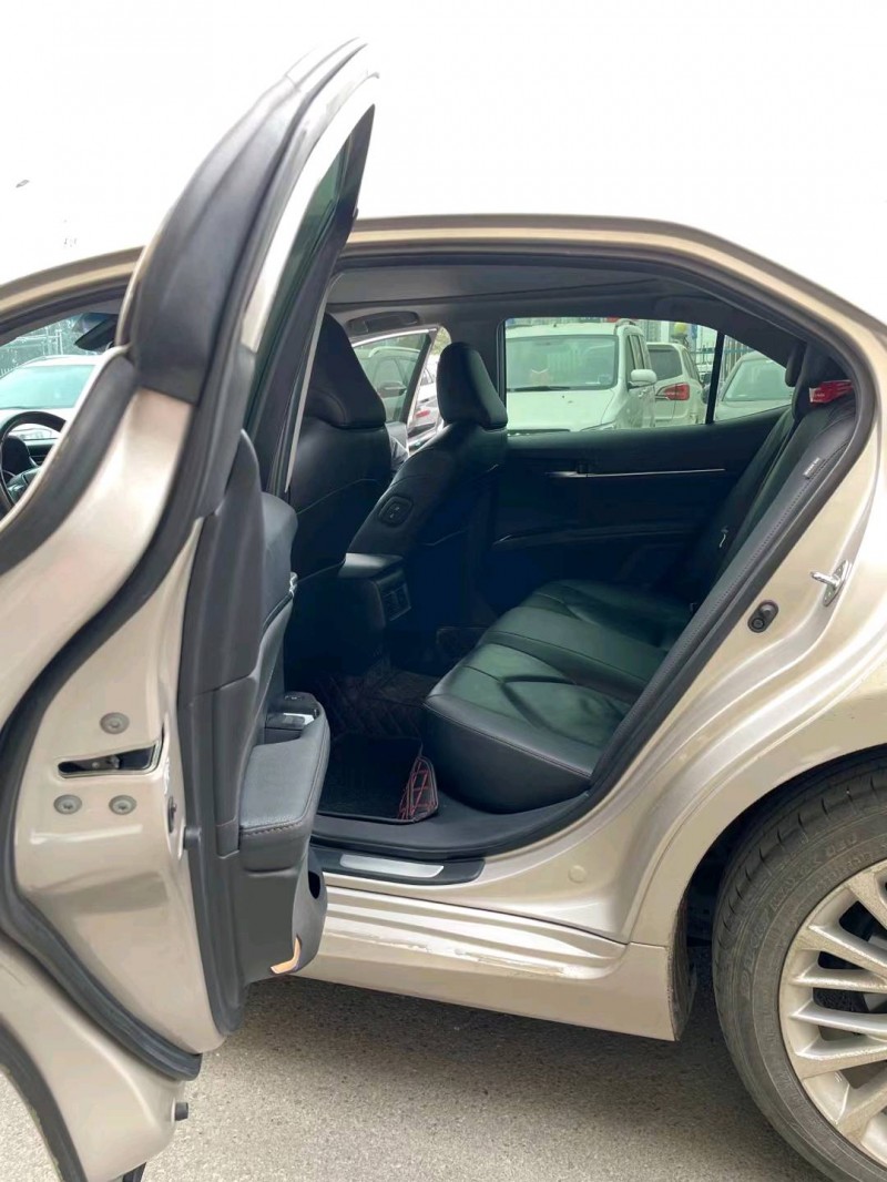 淮南19年丰田凯美瑞7