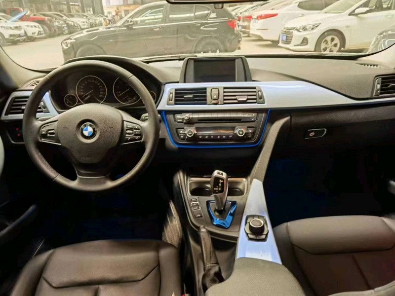 济宁15年宝马3系8