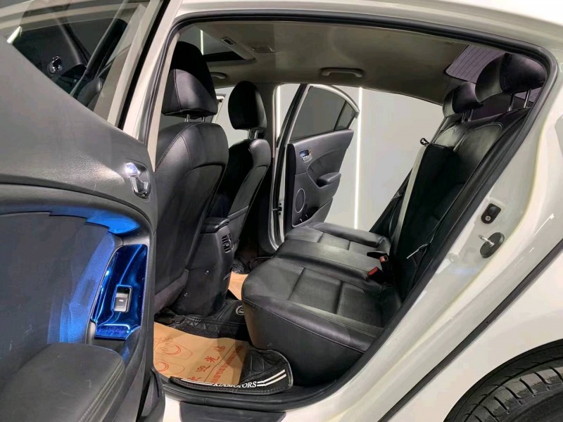 成都13年起亚K35