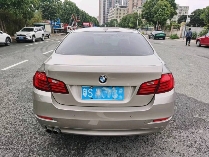 广州16年宝马5系9
