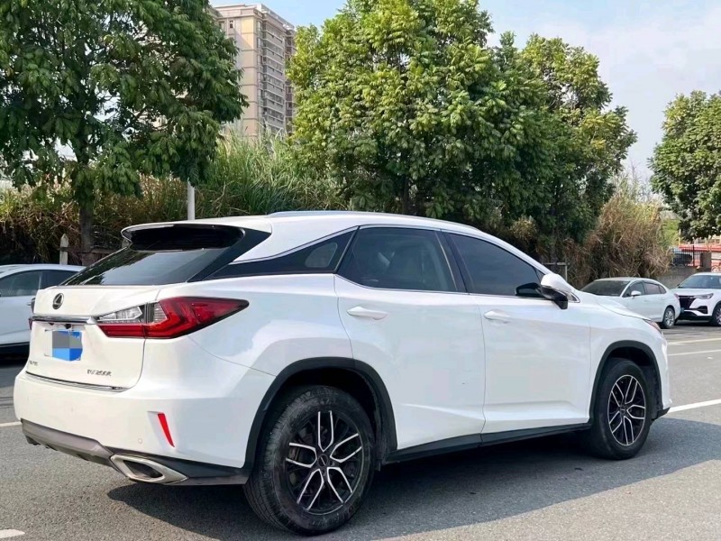 广州16年雷克萨斯RX8