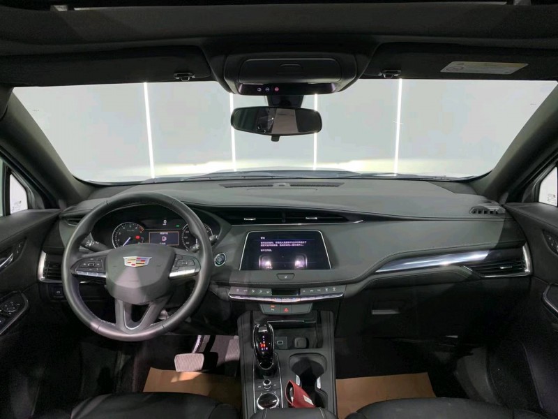 成都21年凯迪拉克XT47