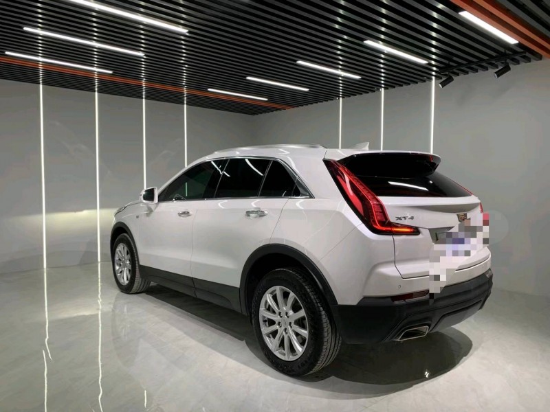 成都21年凯迪拉克XT49