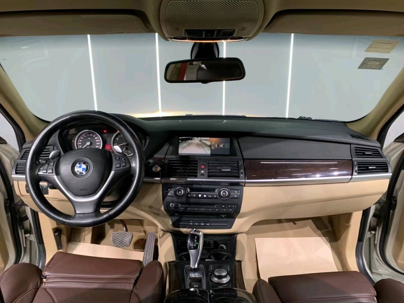 成都09年宝马X65