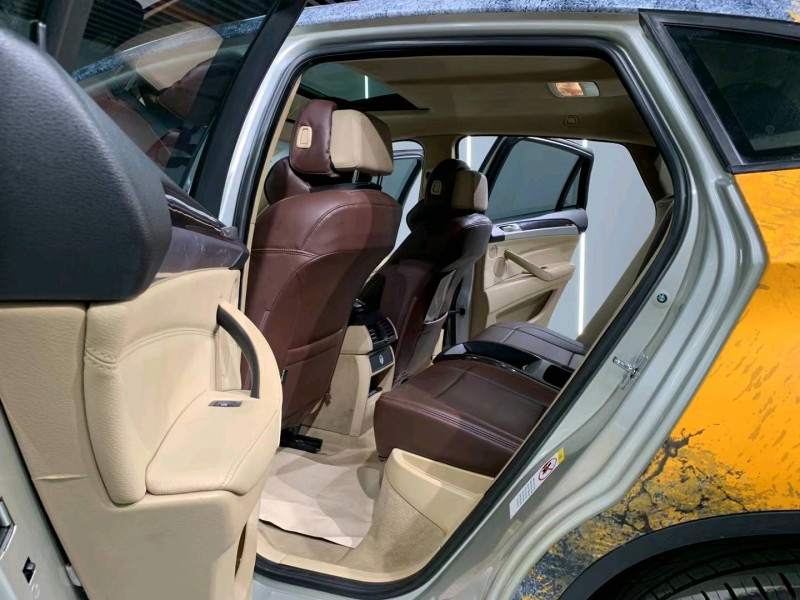 成都09年宝马X66