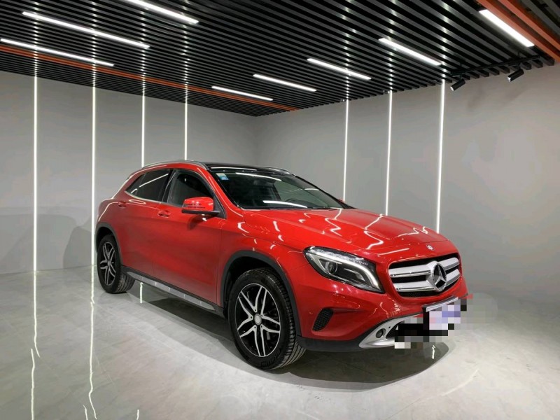 成都16年奔驰GLA2