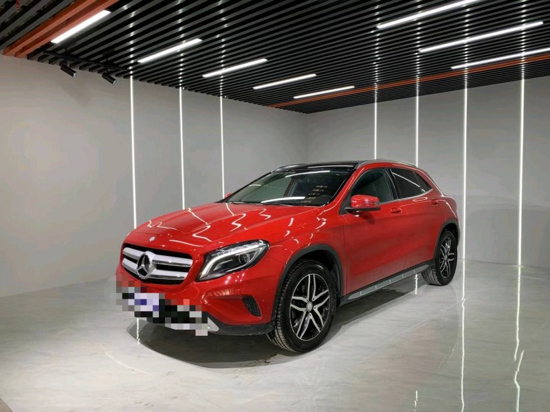 成都16年奔驰GLA3