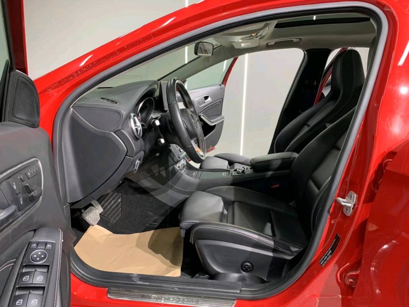 成都16年奔驰GLA4