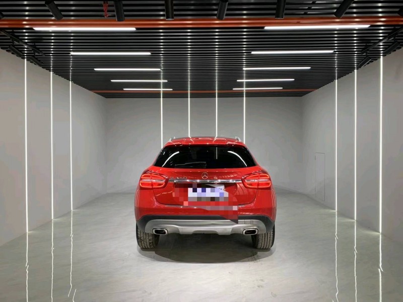 成都16年奔驰GLA7